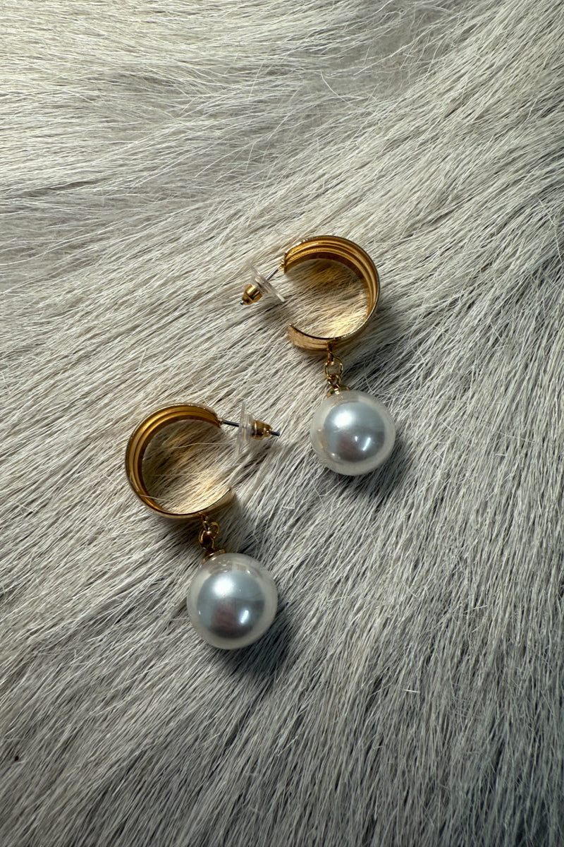 Sasha Drop Pearl Textured Studs